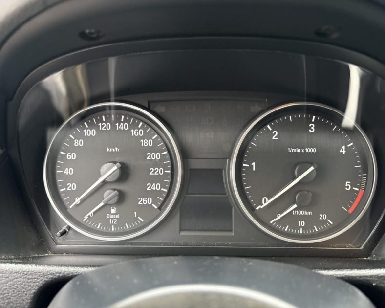 BMW X1 sDrive16d 116ch 2014 —ENTRETIEN COMPLET - CT OK - Radars de stationnement