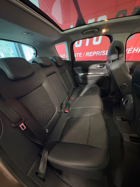 PEUGEOT 3008 1.6 HDI 115CH ALLURE 