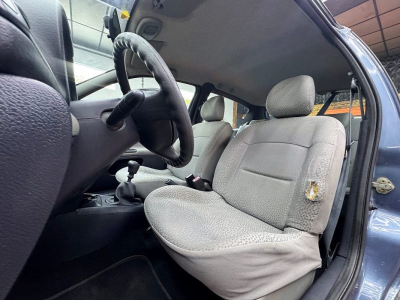 RENAULT CLIO II  1.2 16V 58CH CAMPUS 3P 