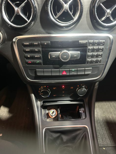 MERCEDES-BENZ A180 INSPIRATION  2013
