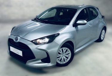 TOYOTA YARIS 1.5 HYBRID DYNAMIC BUSINESS 116