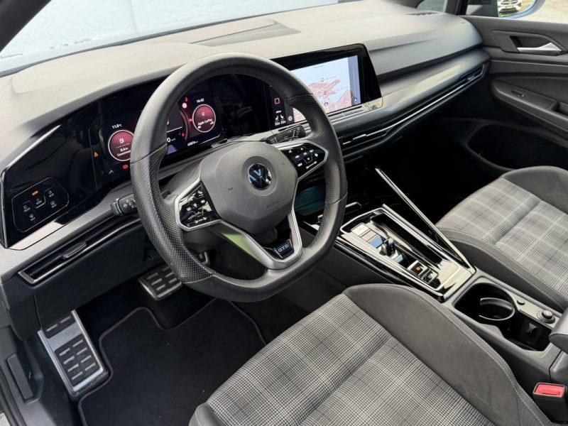 VOLKSWAGEN GOLF VIII 2.0 TDI  200 CV GTD DSG / TOIT OUVRANT  SUIVIE VW GARANTIE 12 MOIS  
