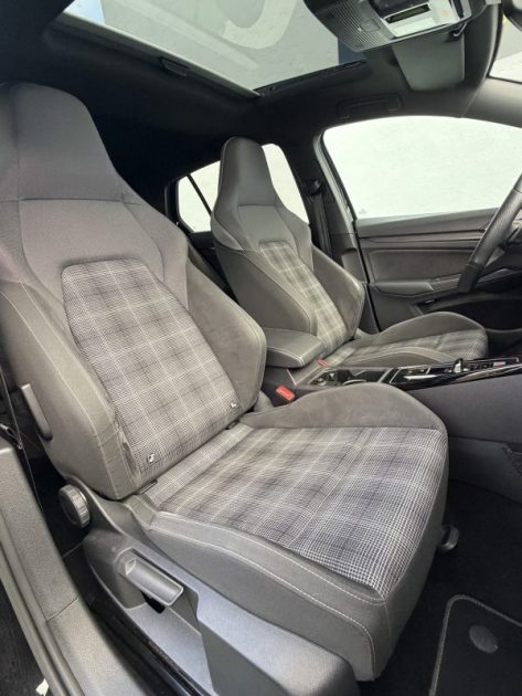 VOLKSWAGEN GOLF VIII 2.0 TDI  200 CV GTD DSG / TOIT OUVRANT  SUIVIE VW GARANTIE 12 MOIS  