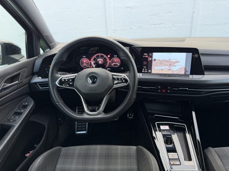 VOLKSWAGEN GOLF VIII 2.0 TDI  200 CV GTD DSG / TOIT OUVRANT  SUIVIE VW GARANTIE 12 MOIS  