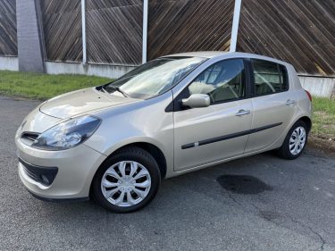 RENAULT CLIO 3 5 PORTES 1.6 L I 110 CV  