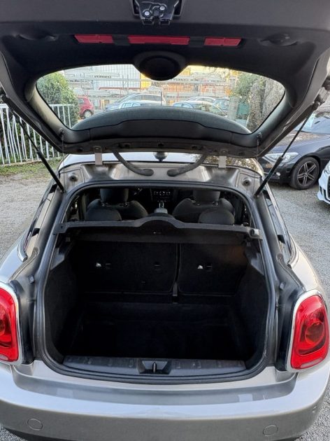 MINI HATCH 5 PORTES COOPER D 116 CH FINITION BLACKFRIARS