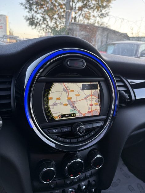 MINI HATCH 5 PORTES COOPER D 116 CH FINITION BLACKFRIARS