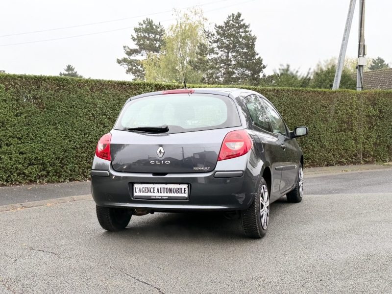Magnfique Clio 3 Faible Kilométrage 1.2 75ch