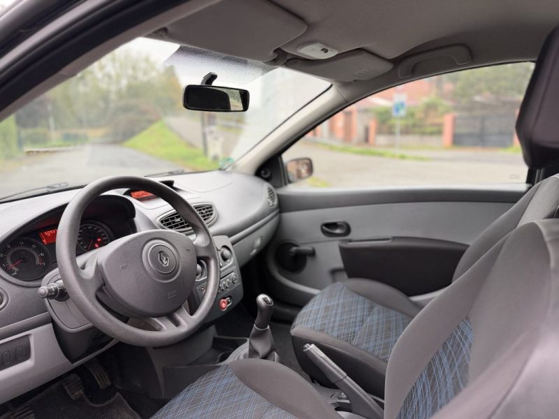 Magnfique Clio 3 Faible Kilométrage 1.2 75ch