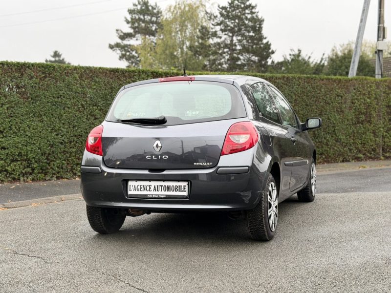 Magnfique Clio 3 Faible Kilométrage 1.2 75ch