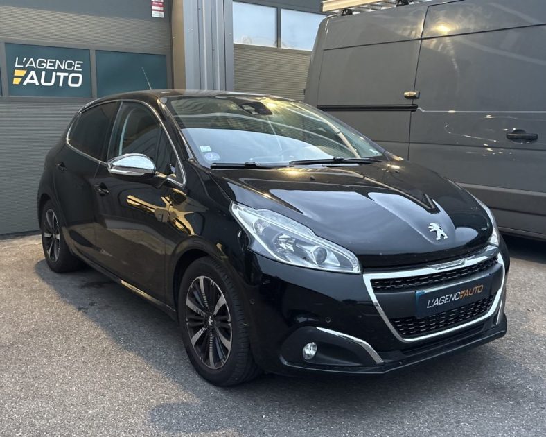 Peugeot 208 1.2  Essence 110ch Tech Edition — Distribution - Entretien COMPLET - Caméra de RECUL