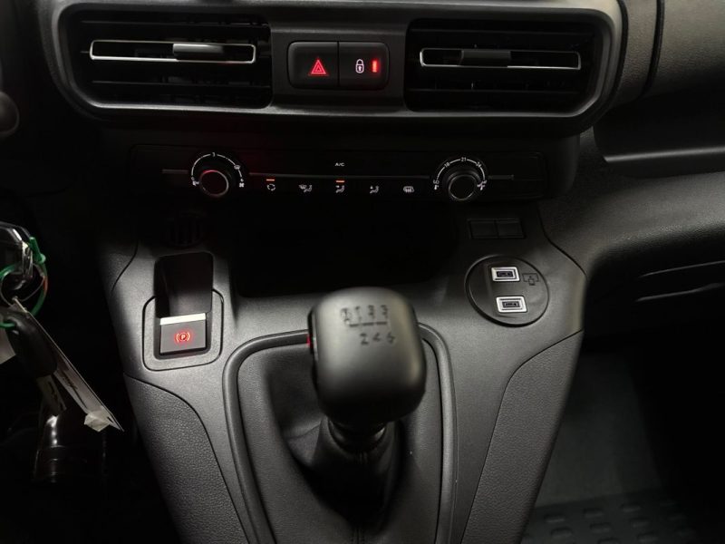CITROEN BERLINGO M VAN NEUF 1.5 BLUE HDI 100 PACK PREMIUM - TVA RECUPERABLE 2026