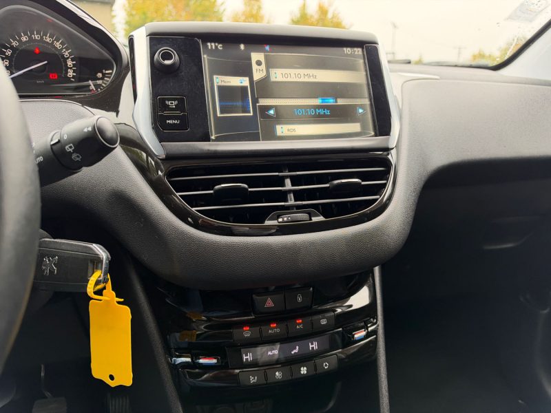 PEUGEOT 208 1.6 E-HDI ALLURE  