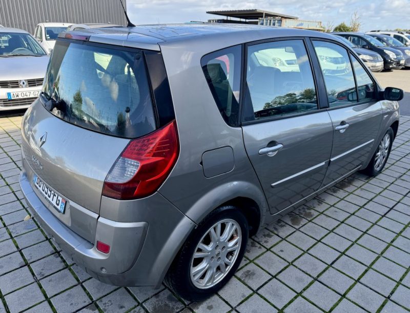 RENAULT SCENIC 1.6I 16V 110CH LATITUDE 