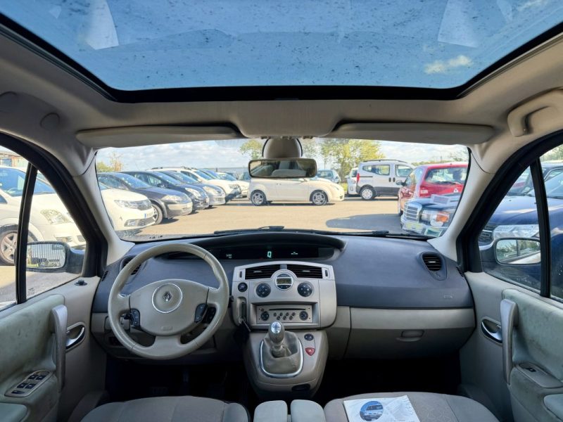 RENAULT SCENIC 1.6I 16V 110CH LATITUDE 