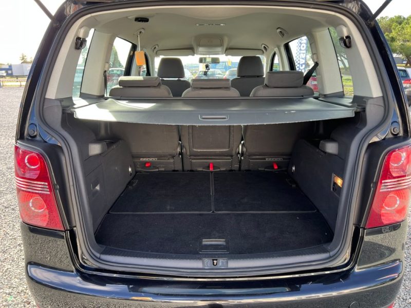 VOLKSWAGEN TOURAN 1.9 TDI 2010