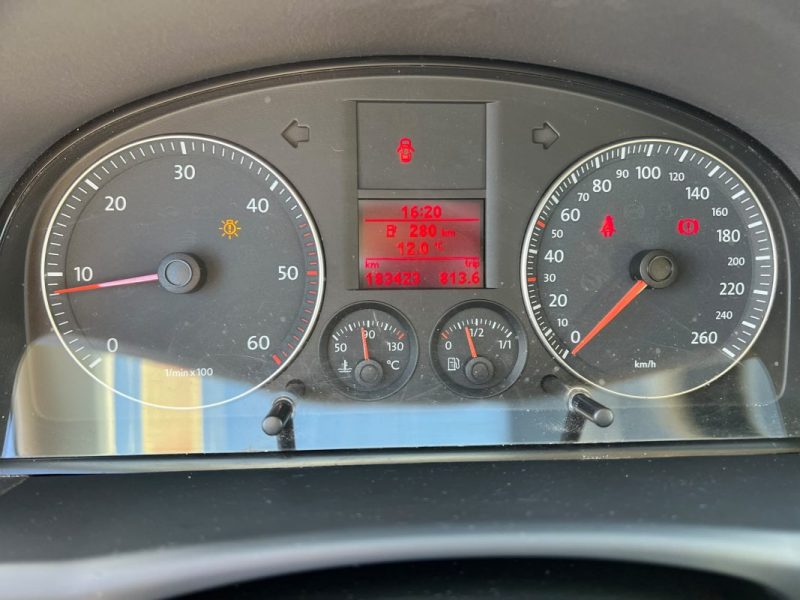 VOLKSWAGEN TOURAN 1.9 TDI 2010