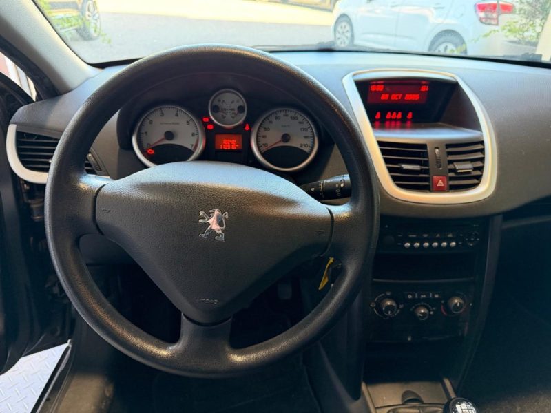 PEUGEOT 207  2010
