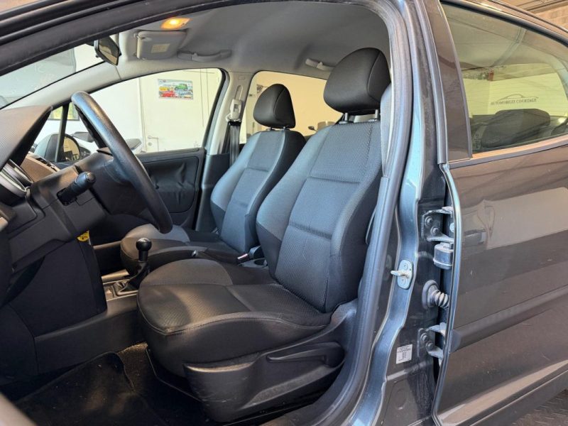 PEUGEOT 207  2010