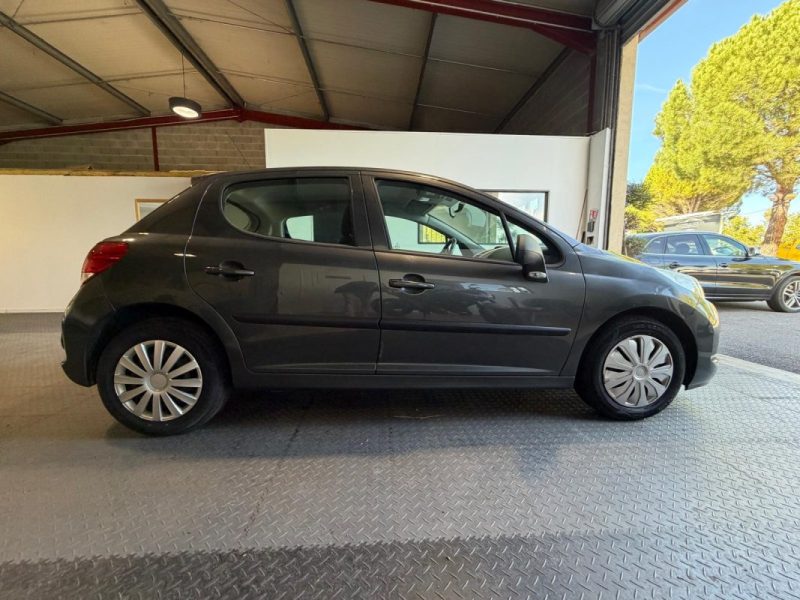 PEUGEOT 207  2010