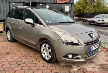 PEUGEOT 5008 1.6L HDi 110cv ALLURE / Révisée&Garantie 