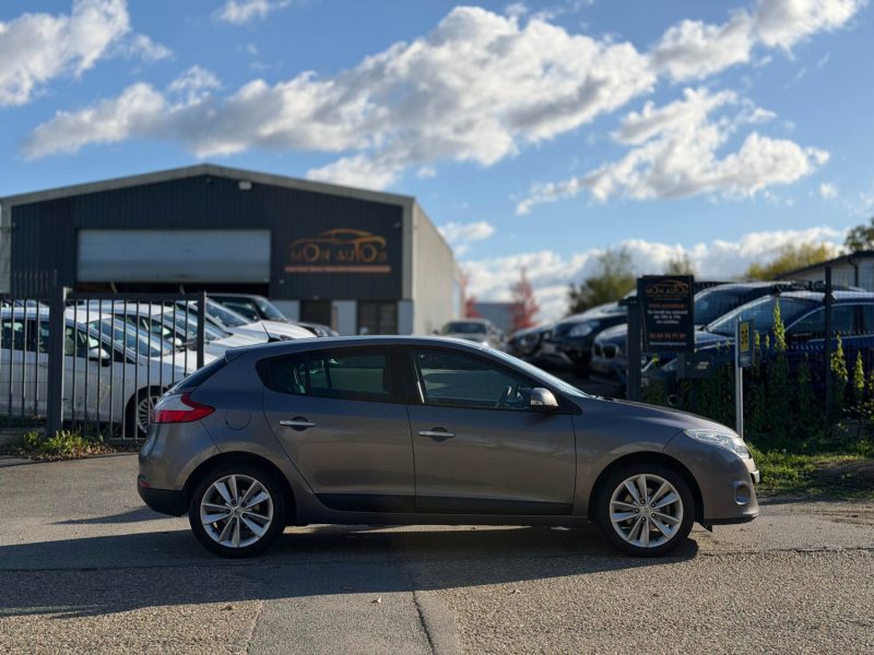 RENAULT MEGANE III 1.5 DCI 110 CH TOMTOM EDITION - GPS - Bluetooth - Révisée & Garantie 6 Mois