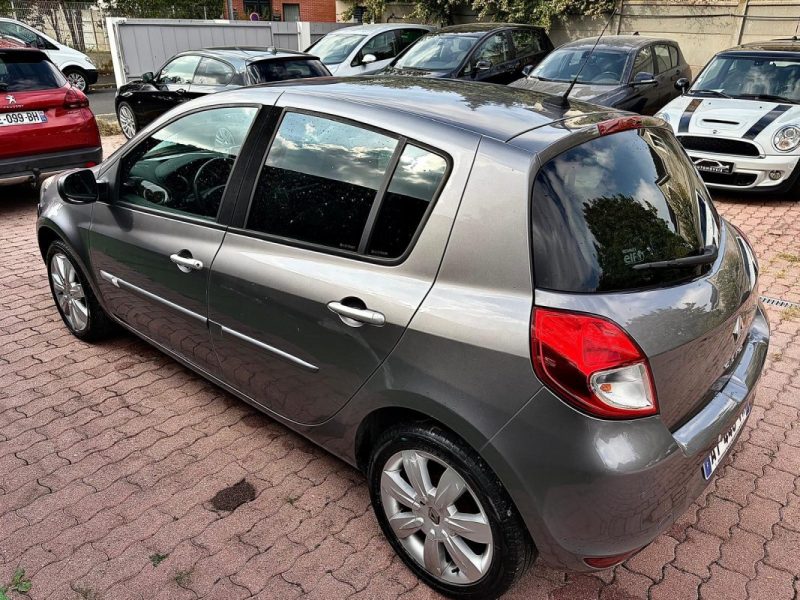 RENAULT CLIO III 1.2 16V EXCEPTION TOMTOM 2010