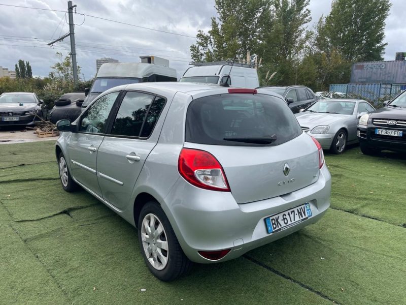 RENAULT CLIO III 1.2 16V 2011