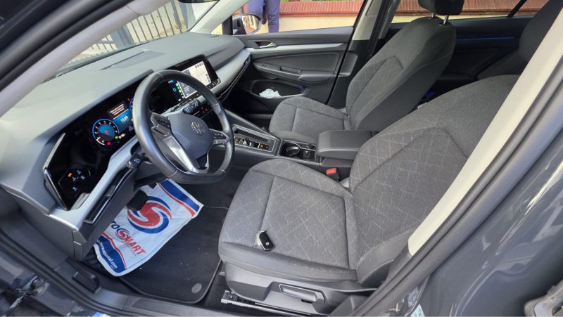 VOLKSWAGEN GOLF VIII 1.0 ETSI 2024