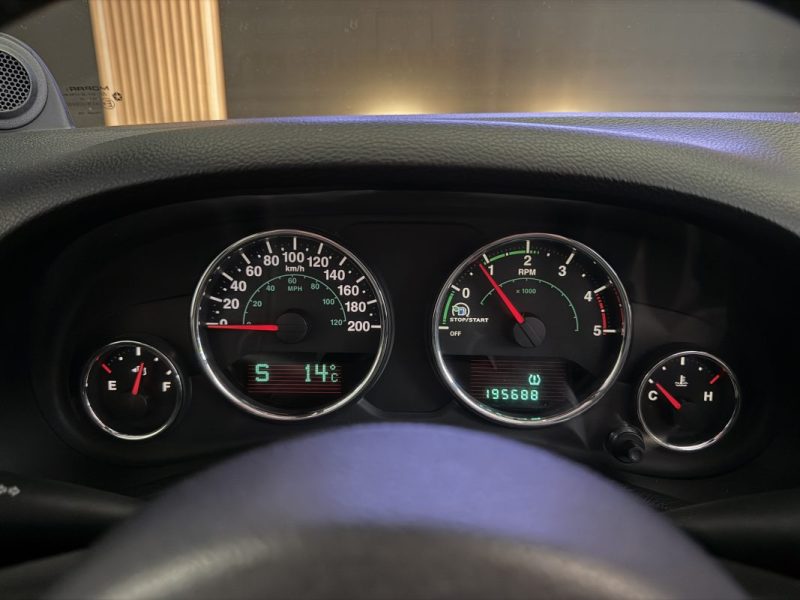 JEEP WRANGLER III 2.8 CRD 200ch FAP MOUNTAIN