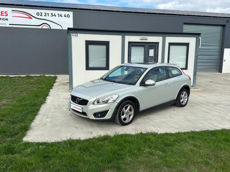 Volvo c30 phase 2 d3 150 ch – bva – toit ouvrant – garantie 12 mois
