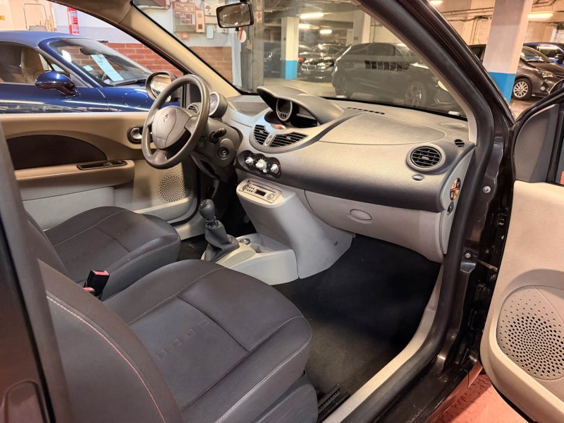 RENAULT TWINGO II 1.2 16V 75ch 