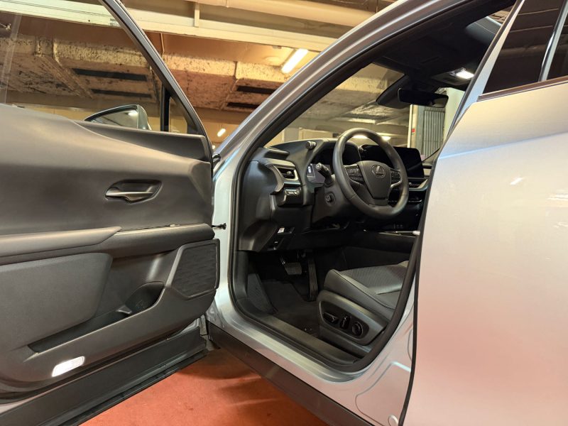 LEXUS UX 300H LUXE 199ch