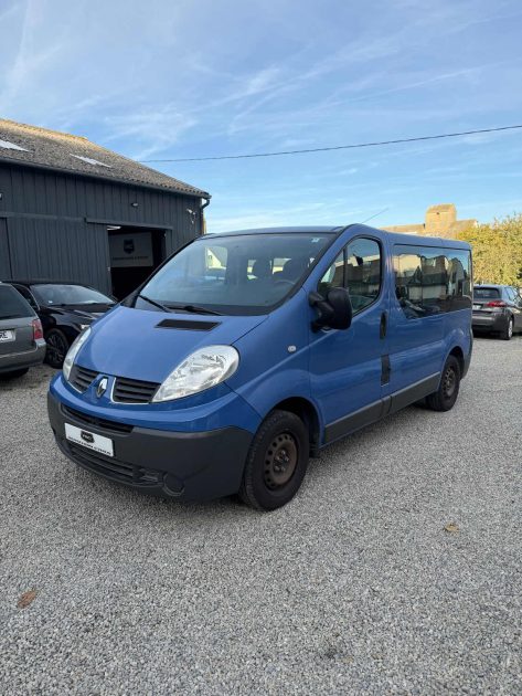 RENAULT TRAFIC II 9 PLACES AUTOBUSAUTOCAR 2.0 DCI 90 