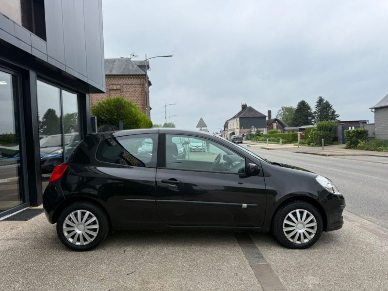 Renault Clio III 1.4 16V 100Ch Confort Dynamique