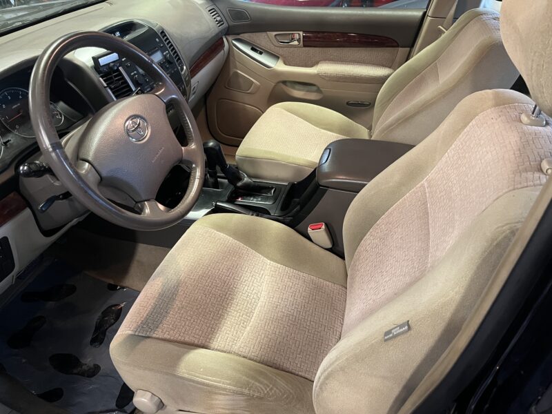 TOYOTA LAND CRUISER 2004