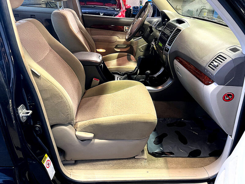 TOYOTA LAND CRUISER 2004