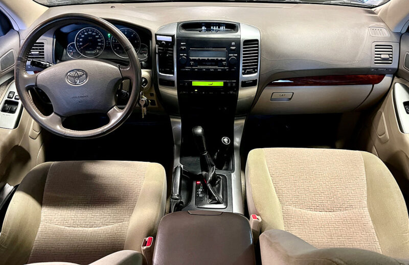 TOYOTA LAND CRUISER 2004