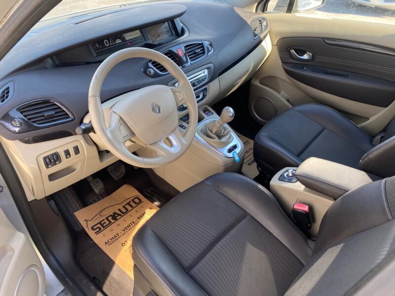 RENAULT GRAND SCENIC III 2011