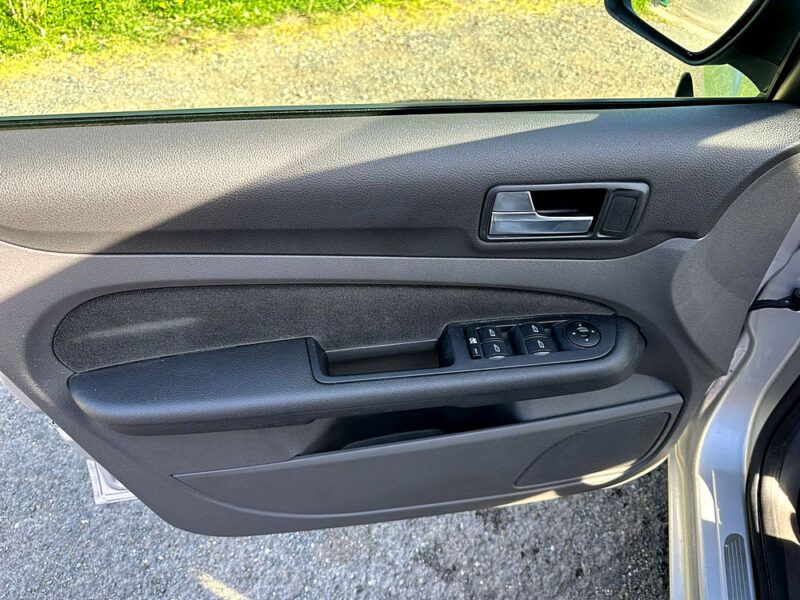 Ford Focus 1.6 Ghia 2005 - 40080 KM