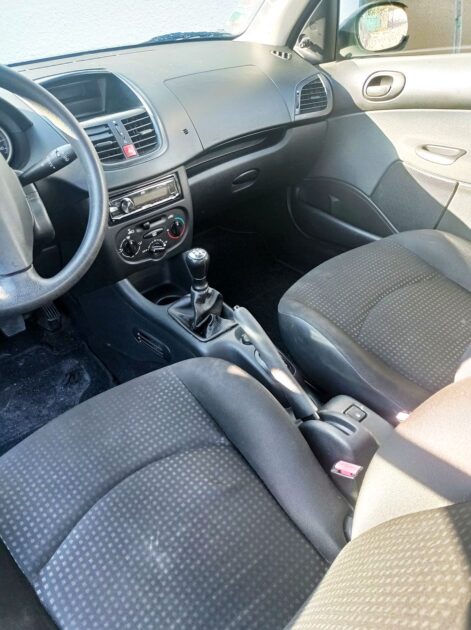 PEUGEOT 206+   1.4 i    73 CH 