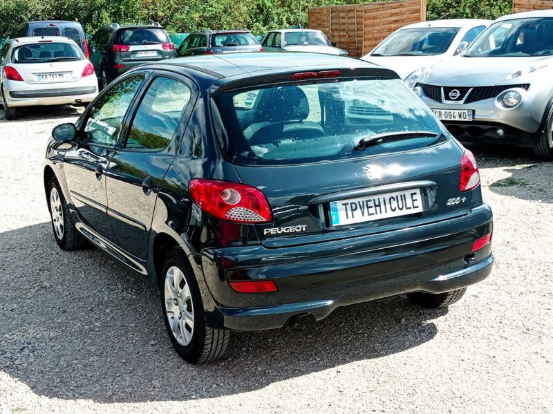 PEUGEOT 206+   1.4 i    73 CH 