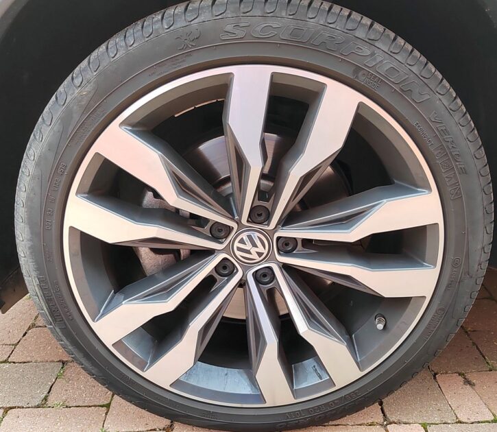 VOLKSWAGEN TIGUAN 2020