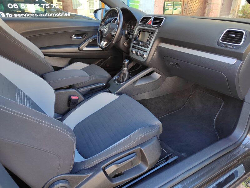 VOLKSWAGEN SCIROCCO III 2013