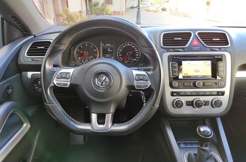 VOLKSWAGEN SCIROCCO III 2013
