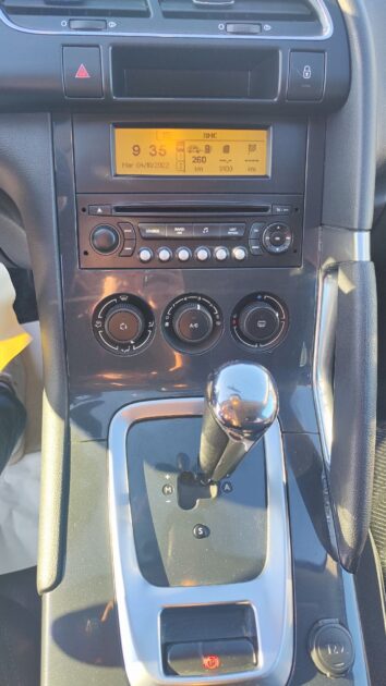 PEUGEOT 3008 1.6 HDi BUSINESS 100 cv B.V.A