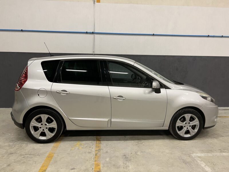 RENAULT SCENIC III 1.9 DCi 130 