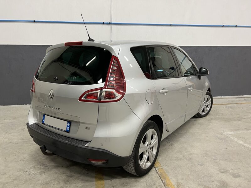 RENAULT SCENIC III 1.9 DCi 130 