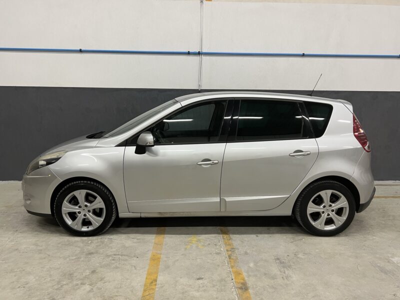 RENAULT SCENIC III 1.9 DCi 130 