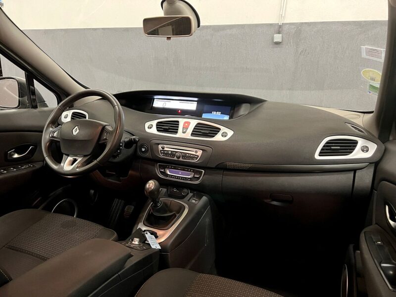 RENAULT SCENIC III 1.9 DCi 130 